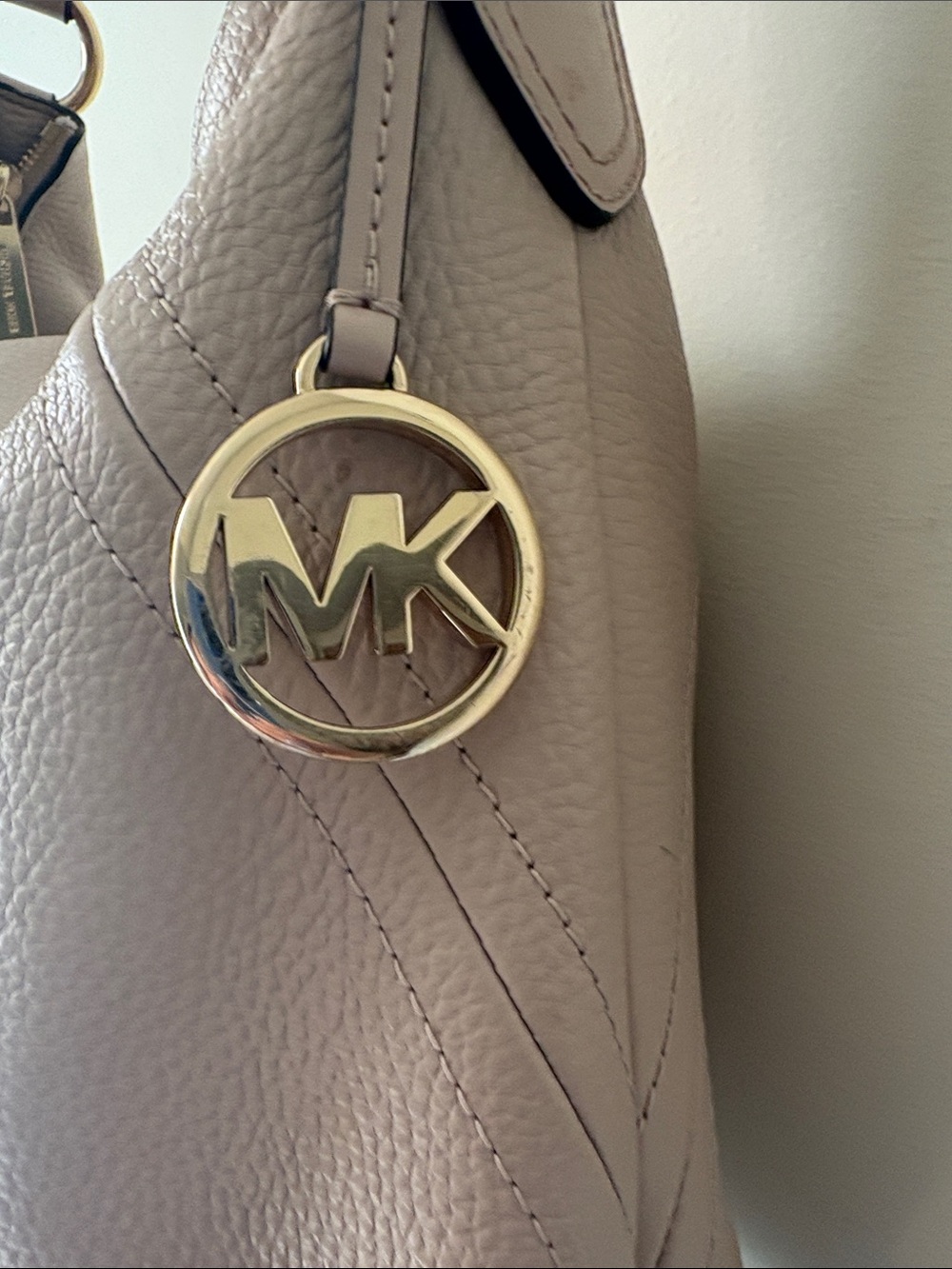 Michael Kors Pale Blush Leather Hobo Bag with Gold Hardware - Picture 3 of 8